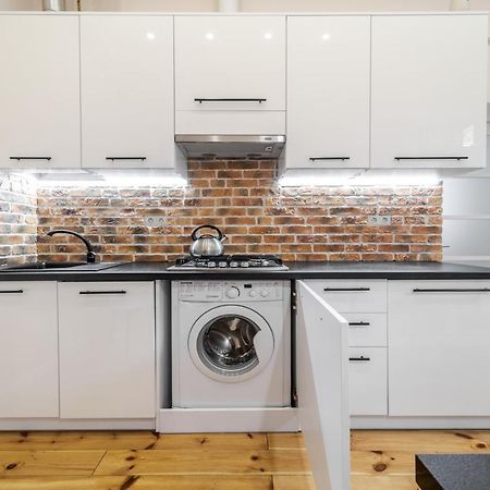 Inshiapartments On Teodora Square Λβιβ Εξωτερικό φωτογραφία