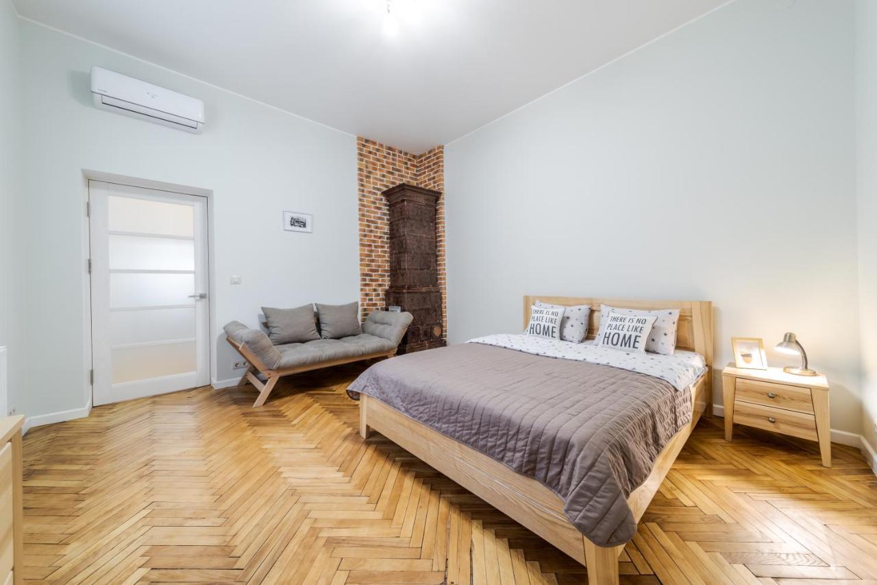 Inshiapartments On Teodora Square Λβιβ Εξωτερικό φωτογραφία