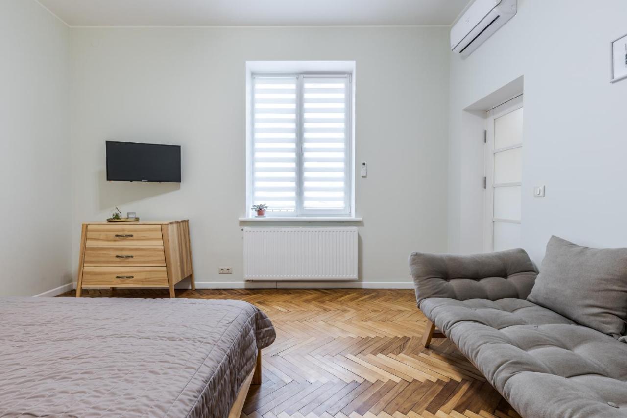 Inshiapartments On Teodora Square Λβιβ Εξωτερικό φωτογραφία