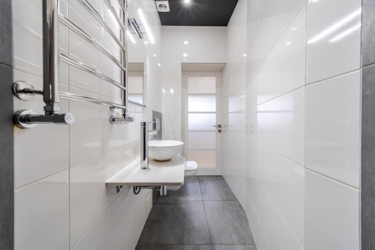 Inshiapartments On Teodora Square Λβιβ Εξωτερικό φωτογραφία