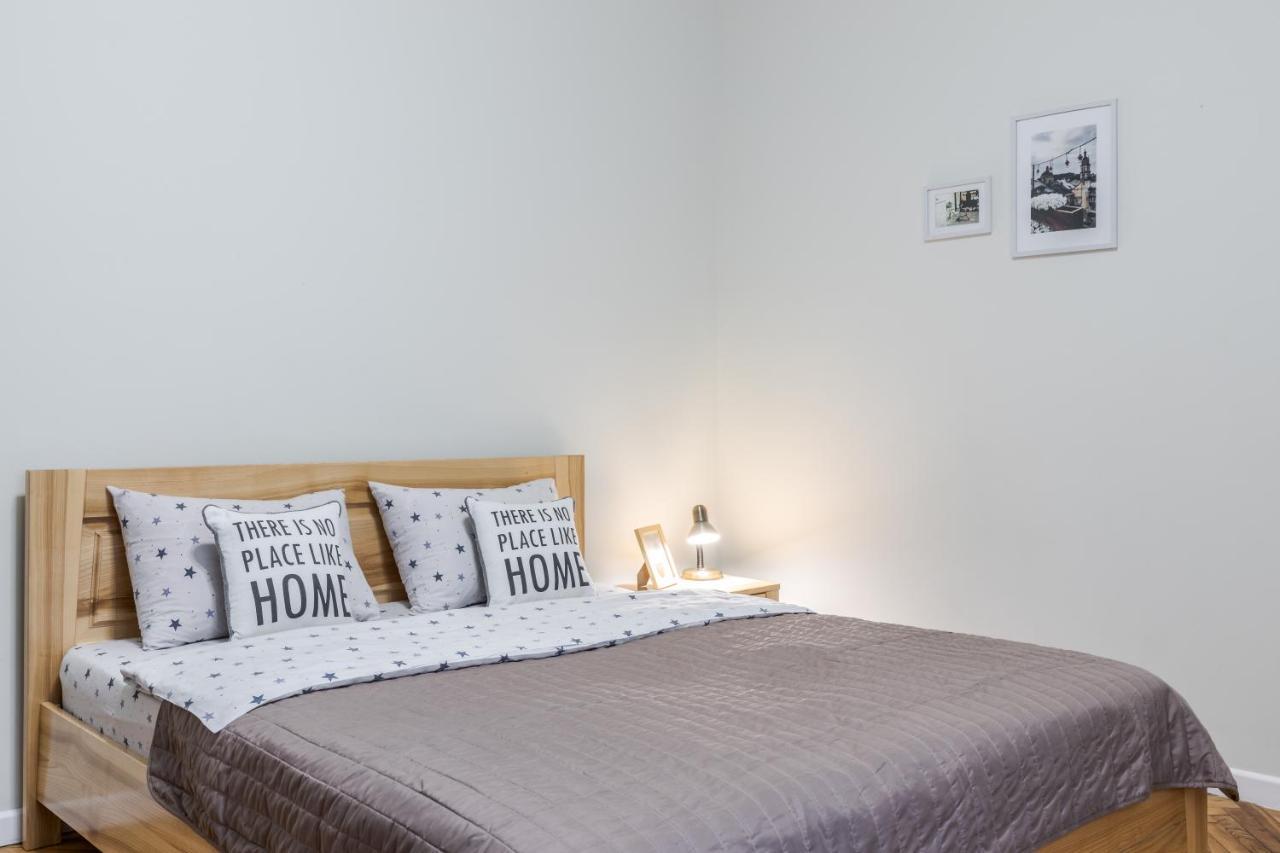 Inshiapartments On Teodora Square Λβιβ Εξωτερικό φωτογραφία